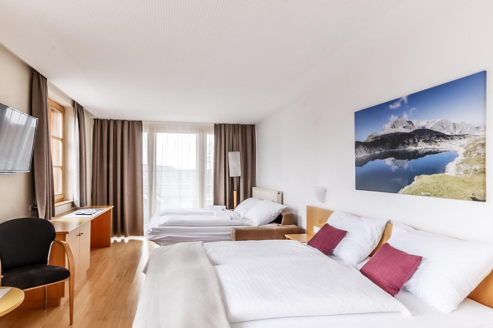 Hotel Loewen Лингенау Экстерьер фото